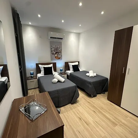 New 3 Bedroom W Large Terrace & Panoramic Views Апартаменты