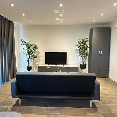 Апартаменты New 3 Bedroom W Large Terrace & Panoramic Views